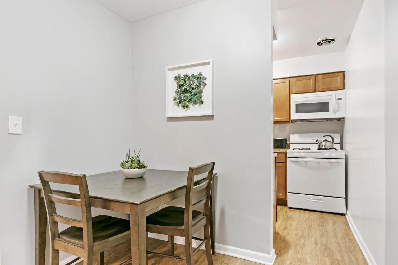 Stunning 1Br Apartment At Center Of Lakeview - Oakdale 211 Chicago Extérieur photo